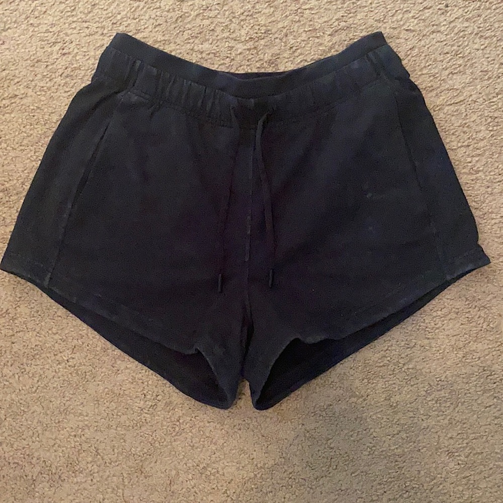 Lululemon inner glow shorts navy dye color